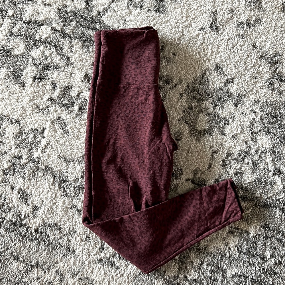 Nordstrom maroon cheetah print leggings